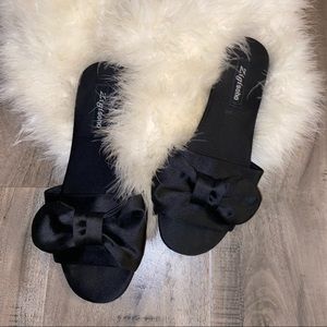 🖤ZIGISOHO SLIP ONS🖤